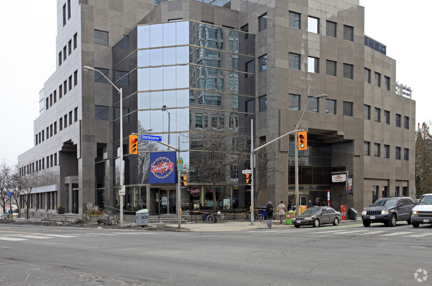 425 Bloor St E, Toronto, ON for rent - Lobby - Image 3 of 5