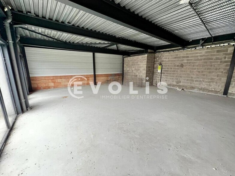 Retail in Fontenay Le Vicomte to rent - Interior Photo - Image 3 of 5
