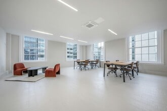 20 Hammersmith Broa, London to rent Interior Photo- Image 2 of 12