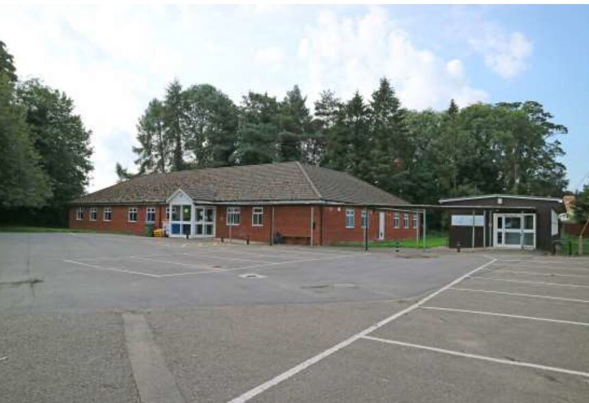 Wiltshire College University Centre, Devizes for sale - Primary Photo - Image 1 of 1