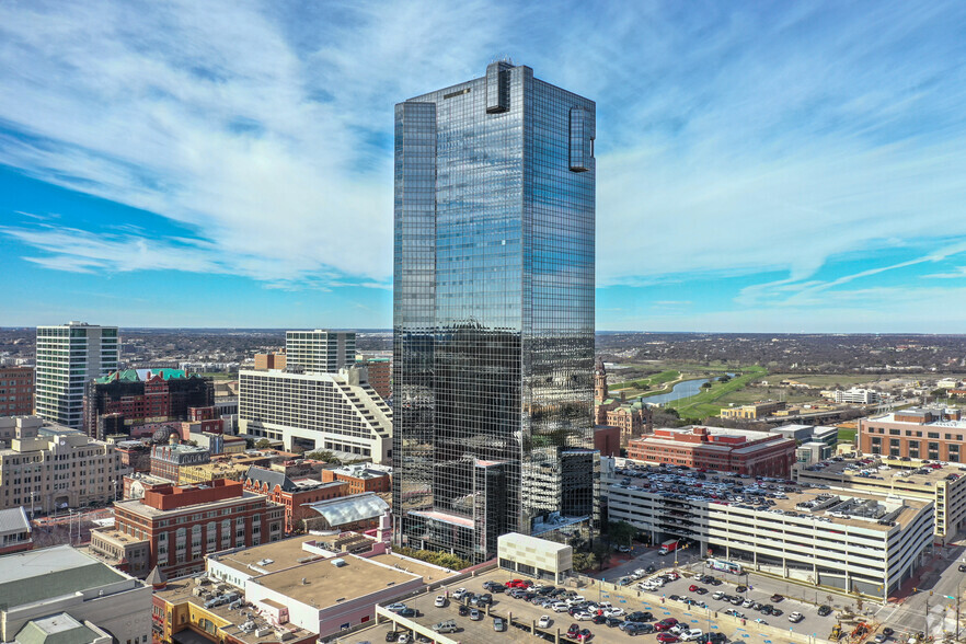 301 Commerce St, Fort Worth, TX for sale - Building Photo - Image 1 of 1