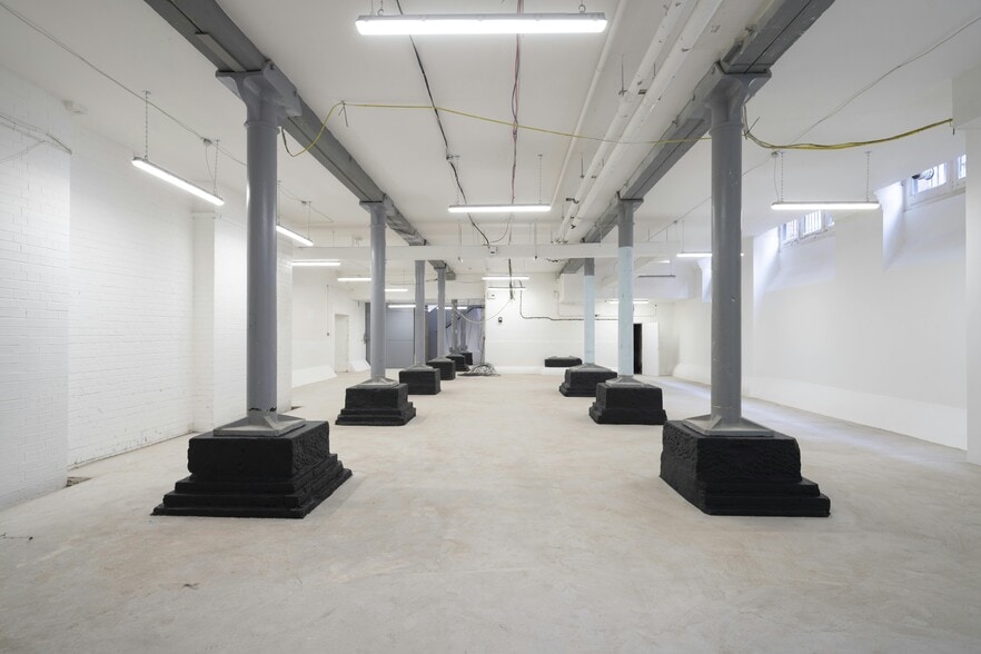 10 Northburgh St, London to rent - Interior Photo - Image 3 of 13