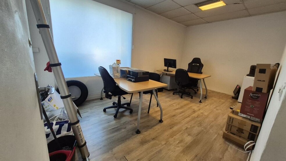 Office / Medical in Toulon to rent - Building Photo - Image 3 of 4