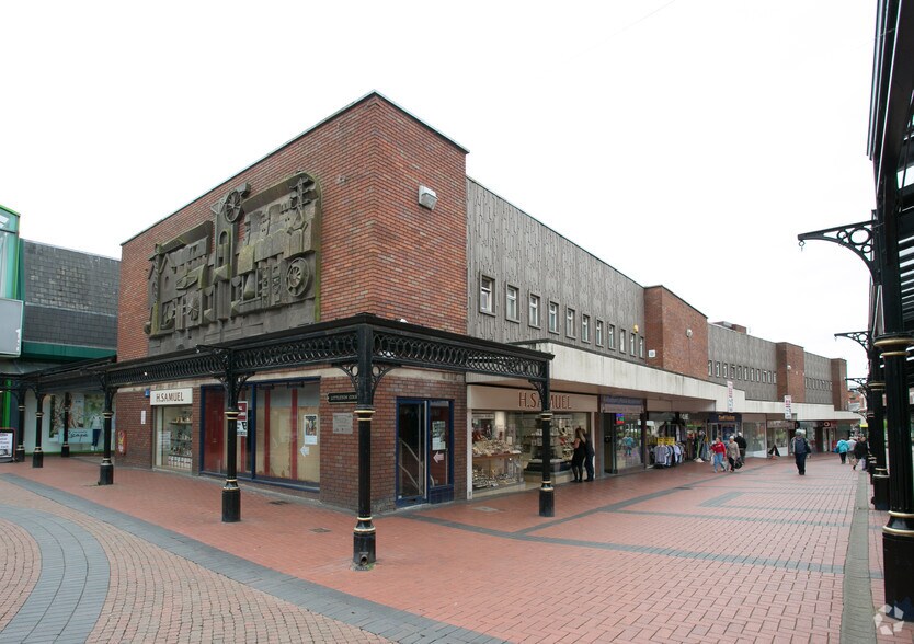 4-16 Market Hall St, Cannock for rent - Primary Photo - Image 1 of 3