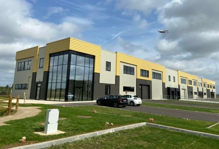 Light Industrial in Villebon Sur Yvette for sale - Building Photo - Image 1 of 5