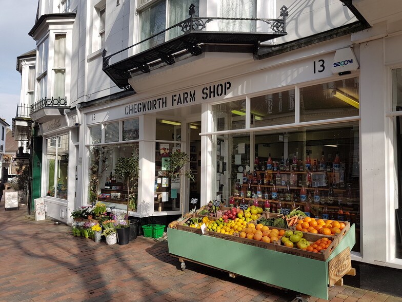 1315 The Pantiles, Tunbridge Wells TN2 5TD UK