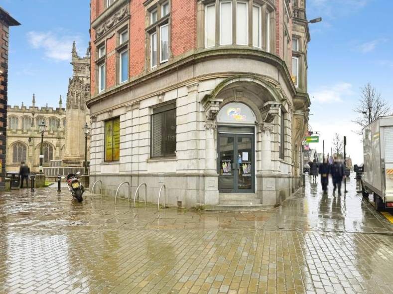 22 Wallgate, Wigan to rent Building Photo- Image 1 of 4