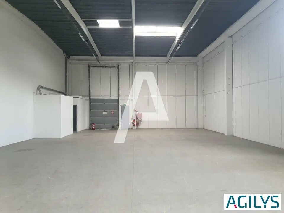 Light Industrial in Valenton to rent Building Photo- Image 1 of 7