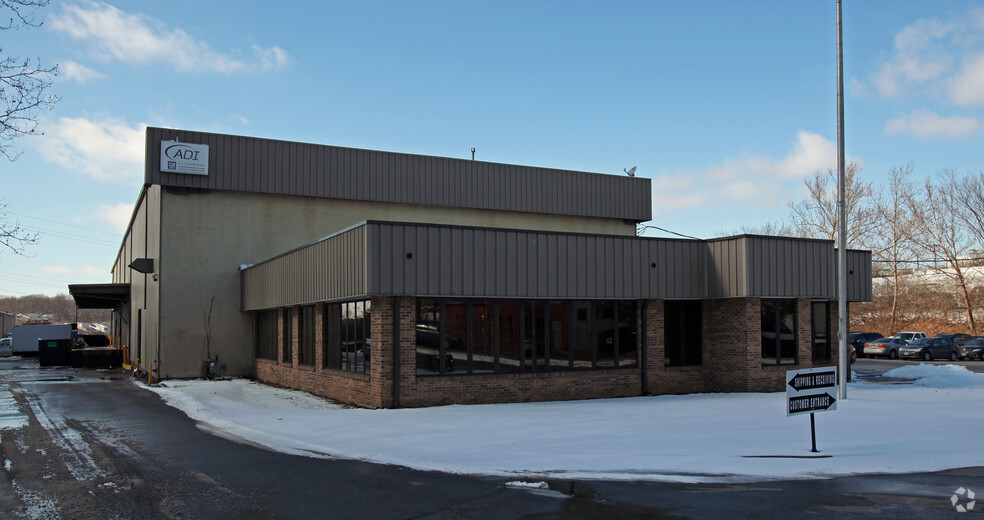 10899 Indian Head Industrial Dr, Creve Coeur, MO for sale - Primary Photo - Image 1 of 1