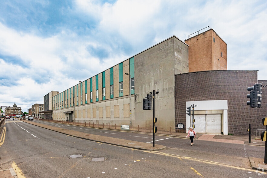 Regent Way, Hamilton to rent - Building Photo - Image 2 of 11