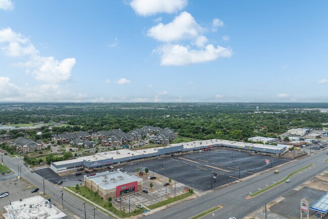 More details for 8101-8155 W Camp Bowie Blvd, Fort Worth, TX - Retail to Rent