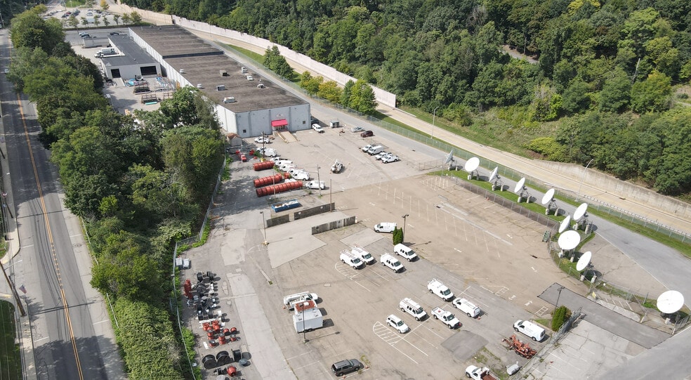 1530 Chartiers Ave, Pittsburgh, PA to rent - Building Photo - Image 3 of 4