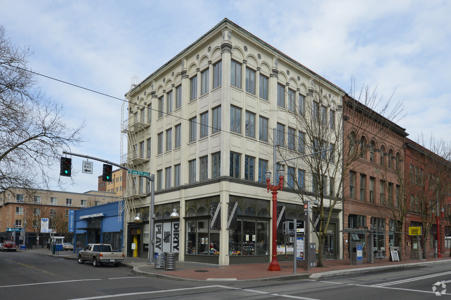 107 NW Fifth Ave, Portland, OR for rent - Primary Photo - Image 1 of 9