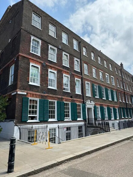 1 New Sq, London to rent - Building Photo - Image 2 of 23
