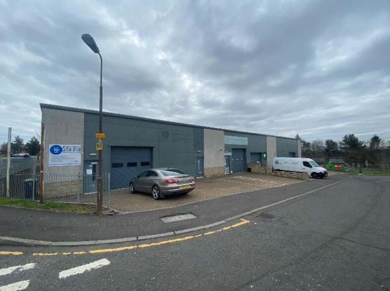 22C Carmondean Centre, Livingston to rent - Building Photo - Image 1 of 3