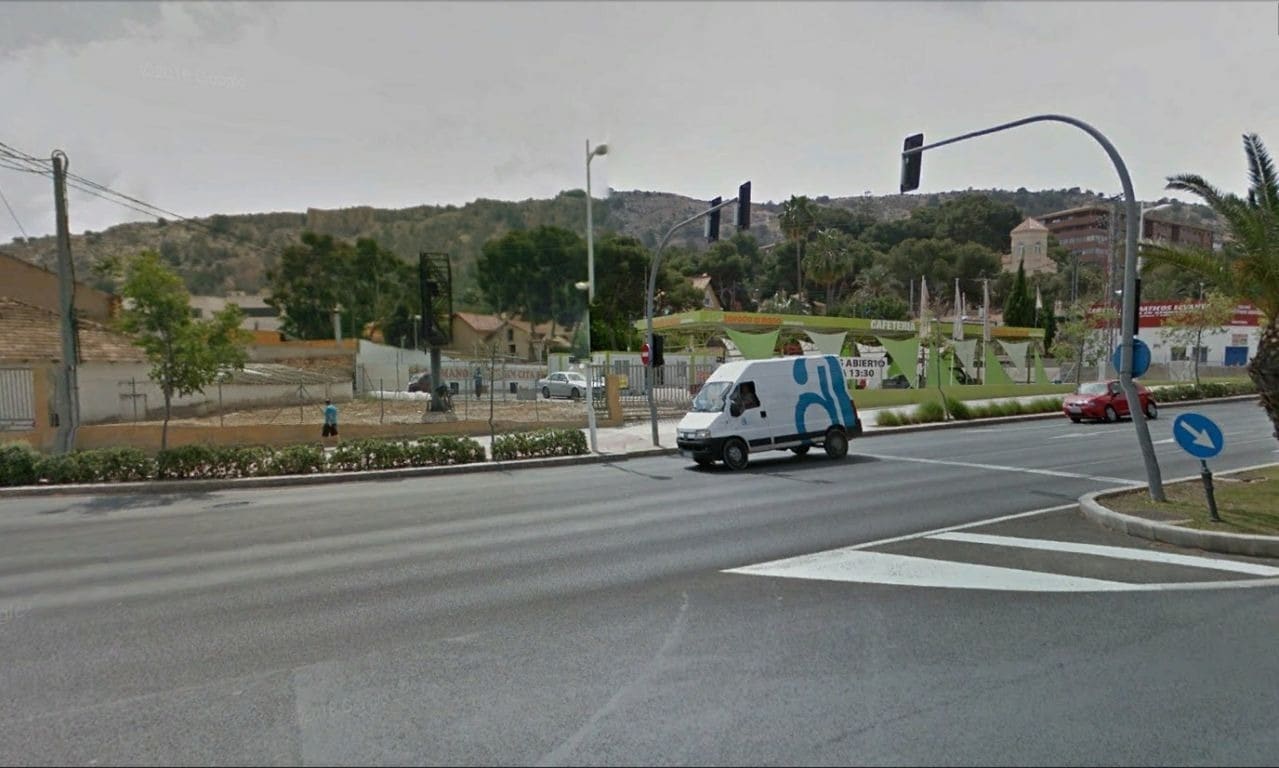Land in Alicante, Alicante to rent Building Photo- Image 1 of 5