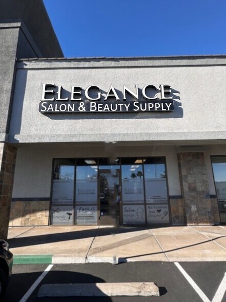 171 N Gibson Rd, Henderson, NV to rent - Building Photo - Image 3 of 15