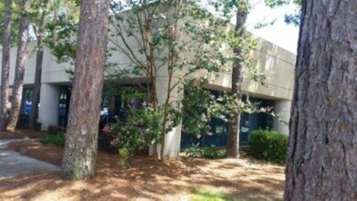 2190 Airport Blvd, Pensacola, FL for rent Building Photo- Image 1 of 1