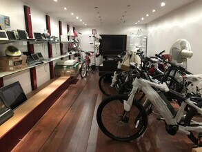 Industrial in Bagnolet for sale Interior Photo- Image 2 of 7