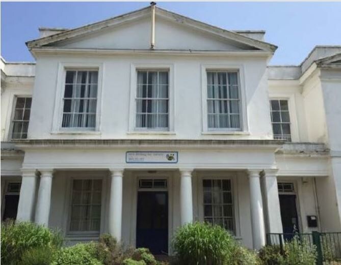 Downsview Gdns, Dorking for sale Primary Photo- Image 1 of 1