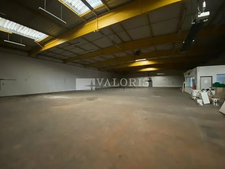379 Rue De La Dombes, Miribel to rent - Interior Photo - Image 3 of 4