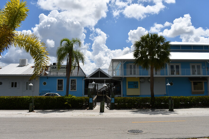 1100 6th Ave S, Naples, FL for rent - Building Photo - Image 3 of 4