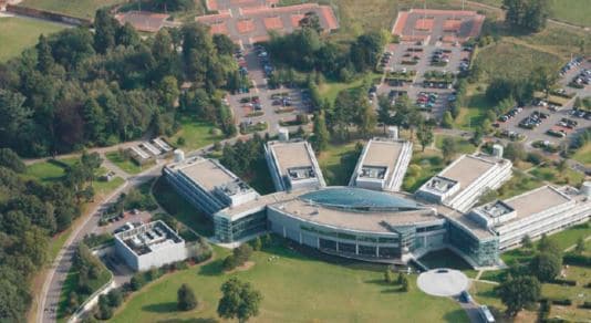 Dorking Rd, Tadworth to rent Primary Photo- Image 1 of 6