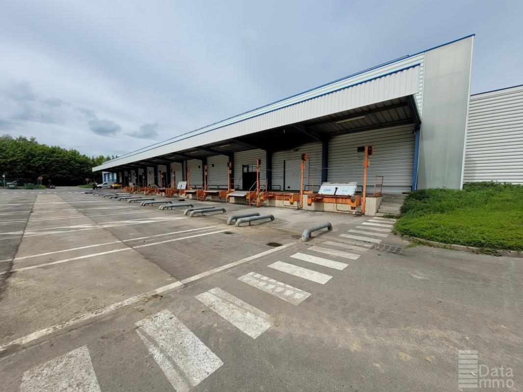 Industrial in Ferrières-en-Brie to rent Building Photo- Image 1 of 8