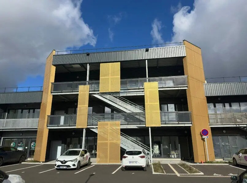 Location Bureaux 165 m² - Photo 1