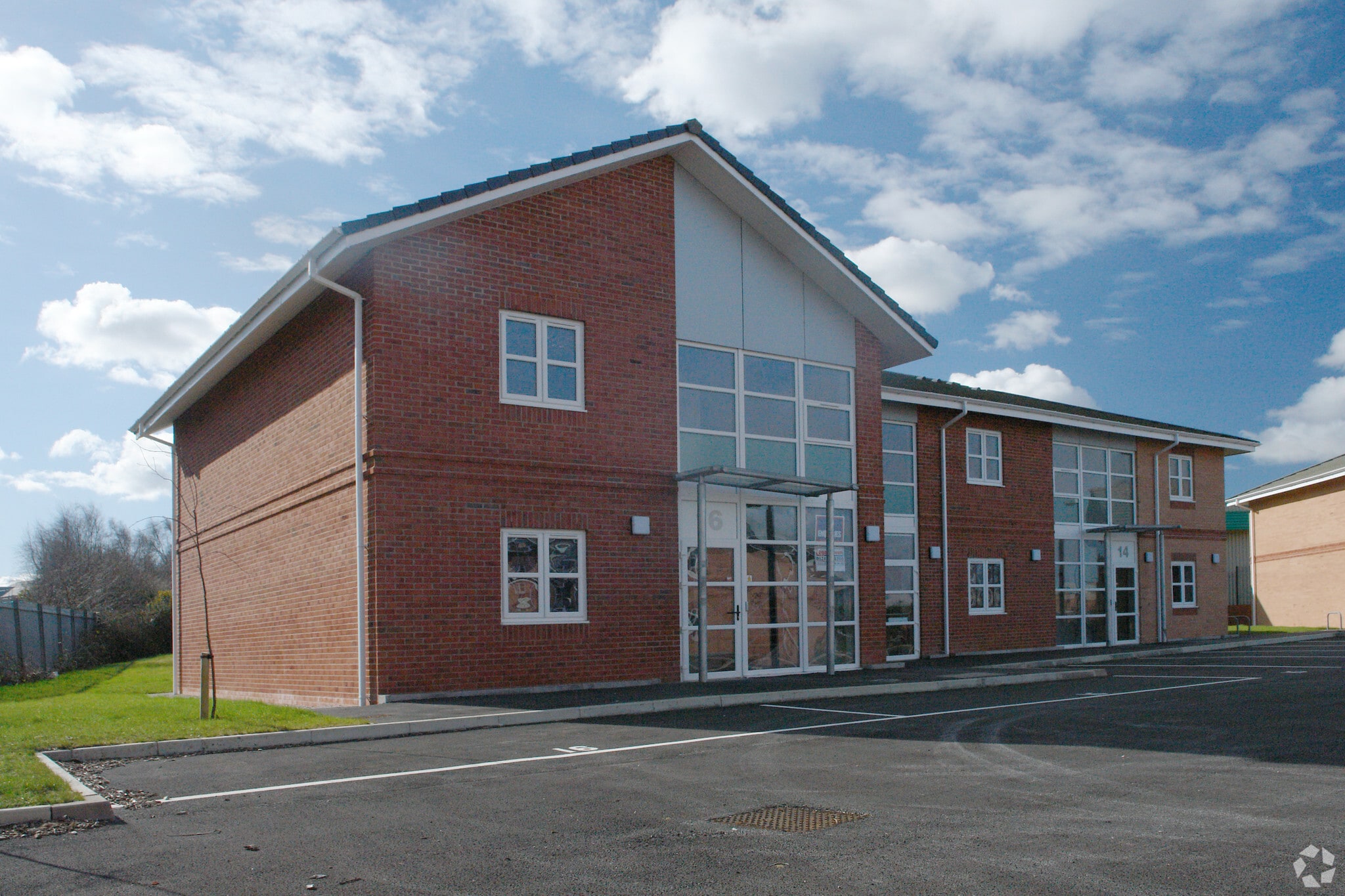 Inward Way, Ellesmere Port for sale Primary Photo- Image 1 of 4