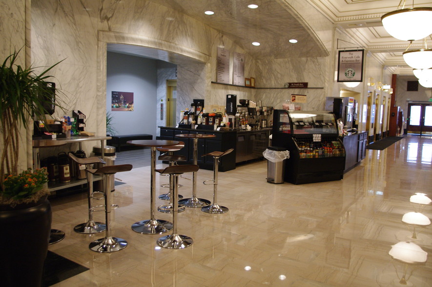 735 N Water St, Milwaukee, WI for rent - Lobby - Image 2 of 12