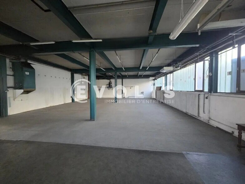 Light Industrial in Ris-Orangis to rent - Interior Photo - Image 3 of 19