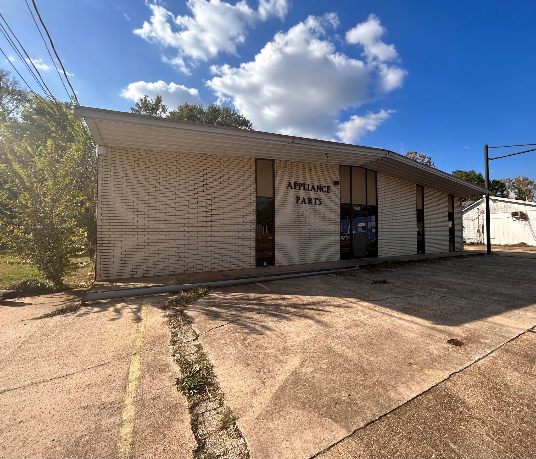 2214 Lee St, Alexandria 71301 Office for Sale