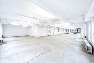 227-229 W 29th St, New York, NY for rent Interior Photo- Image 2 of 3