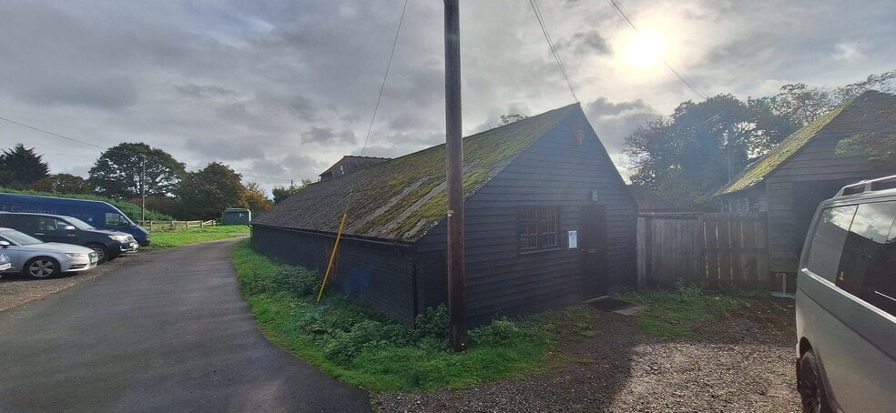 Castle Ln, West Grinstead to rent - Building Photo - Image 3 of 5