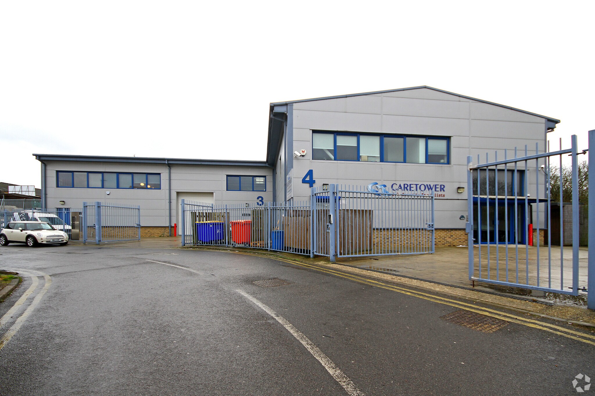 Ringway, London to rent Primary Photo- Image 1 of 10