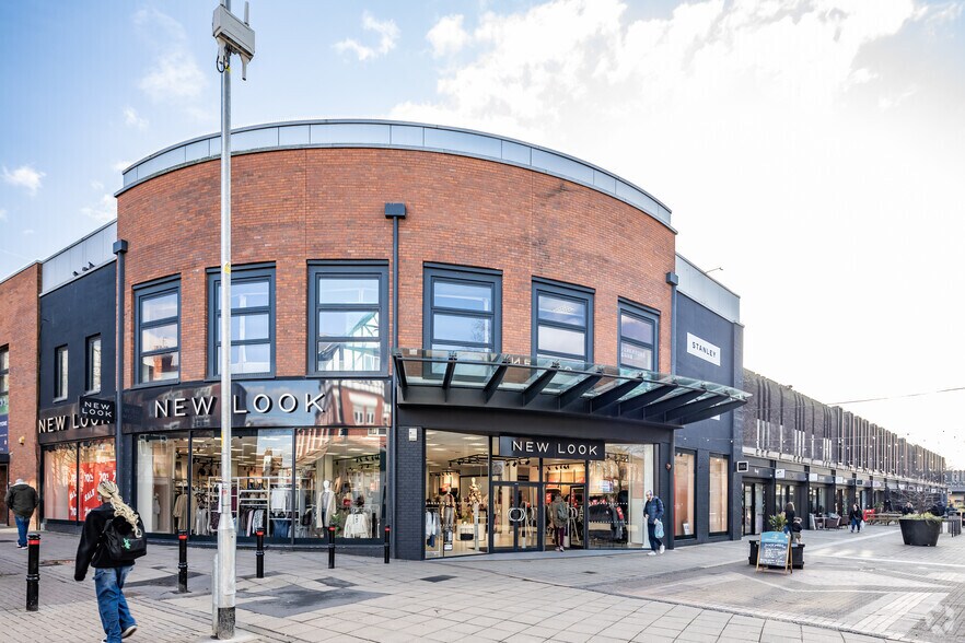 Town Sq, Sale to rent - Building Photo - Image 3 of 4