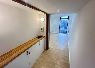 Gibb St, Birmingham to rent Interior Photo- Image 1 of 1