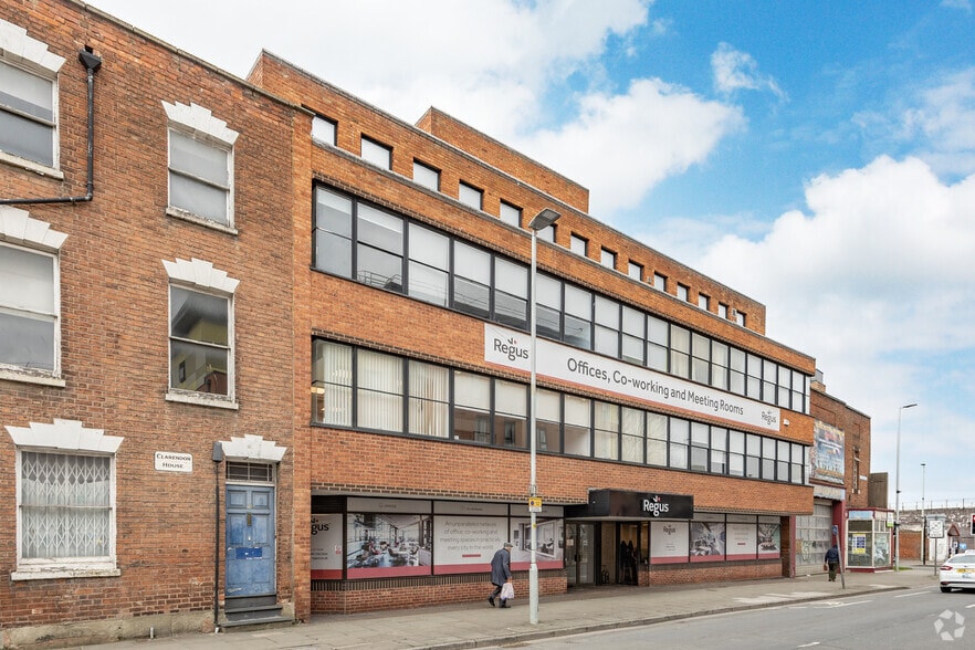 31-33 Worcester St, Gloucester to rent - Building Photo - Image 3 of 4