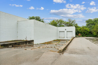 1-14 W Reynolds St, Pontiac, IL for rent Building Photo- Image 2 of 9