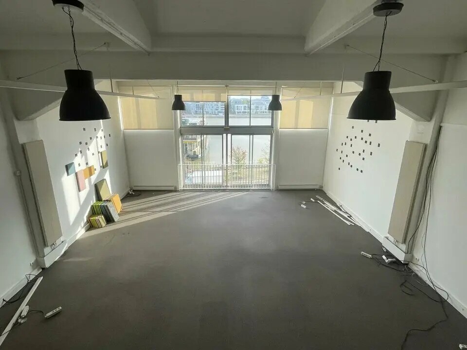 Office in Bordeaux to rent Building Photo- Image 1 of 7