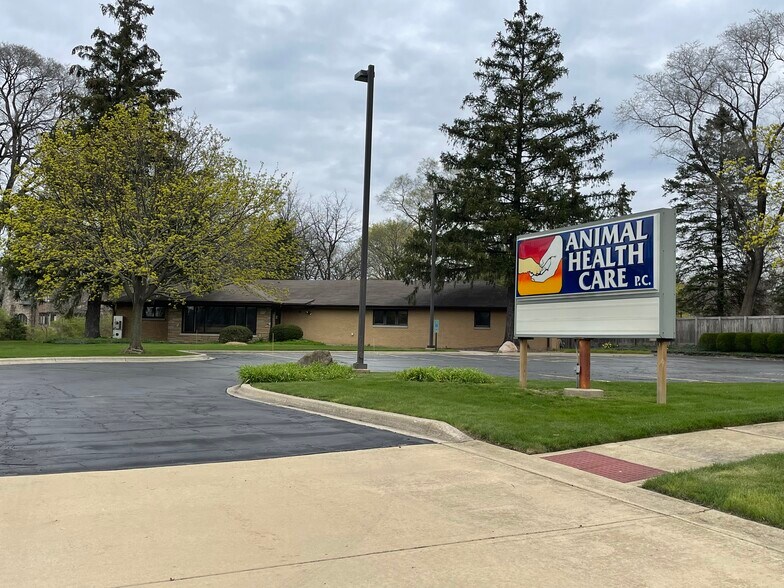 25W710 75th Street, Naperville, IL for sale - Building Photo - Image 1 of 12