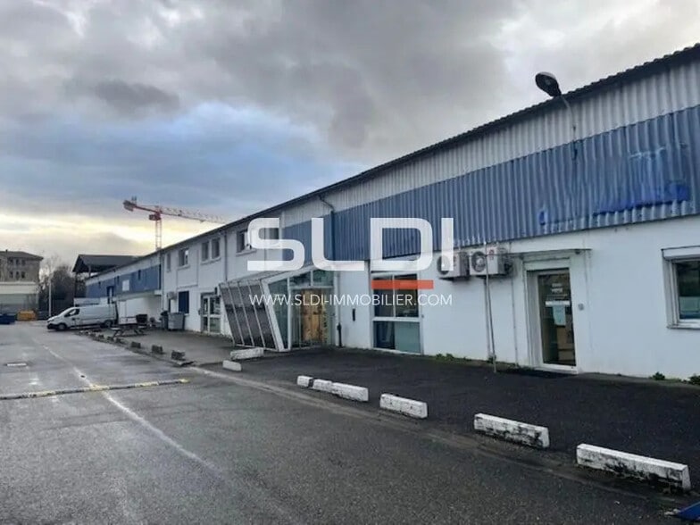 86 Rue Jean Bertin, Villeurbanne to rent - Building Photo - Image 2 of 5