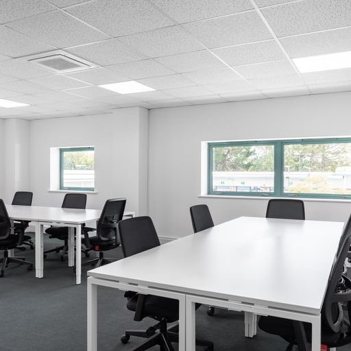 Harts Farm Way, Havant to rent - Interior Photo - Image 3 of 9