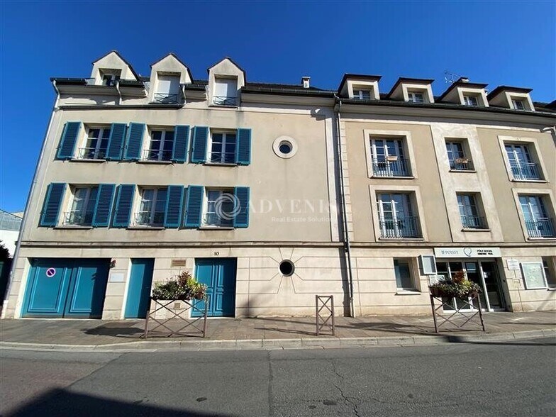 8 Boulevard Louis Lemelle, Poissy for sale - Building Photo - Image 1 of 10