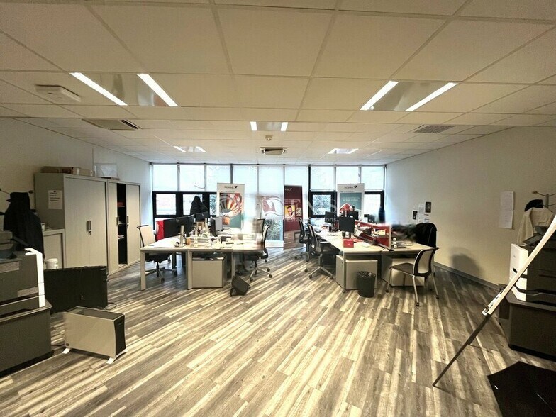 Office in Nogent-sur-Marne to rent - Interior Photo - Image 3 of 11