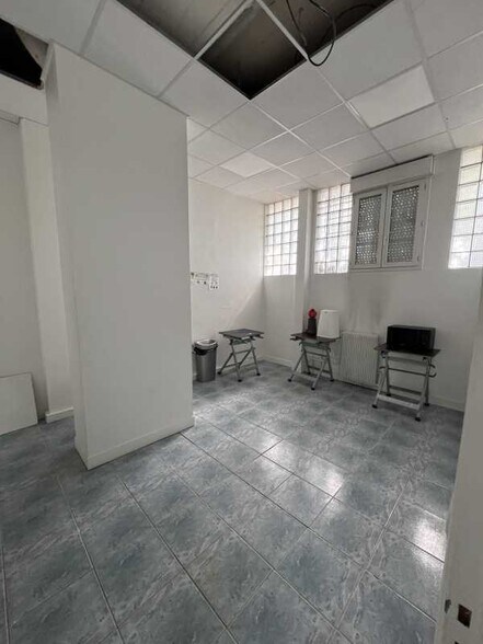 Retail in Montreuil for sale - Interior Photo - Image 3 of 5