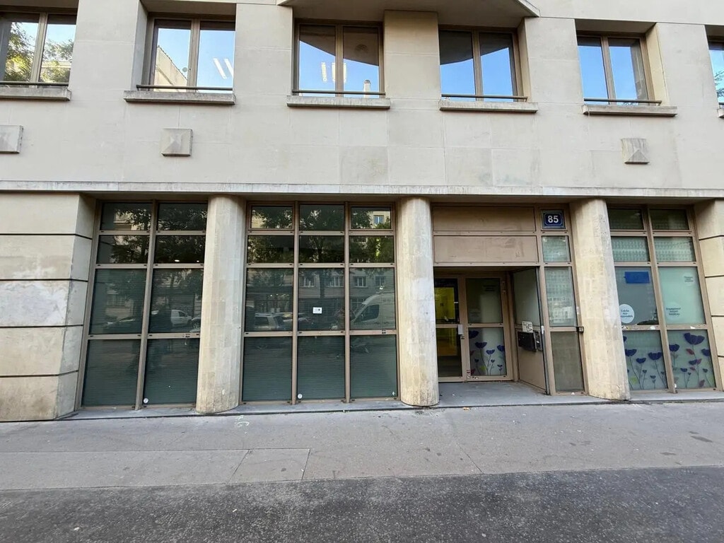 Location Bureaux 366 m² - Photo 1
