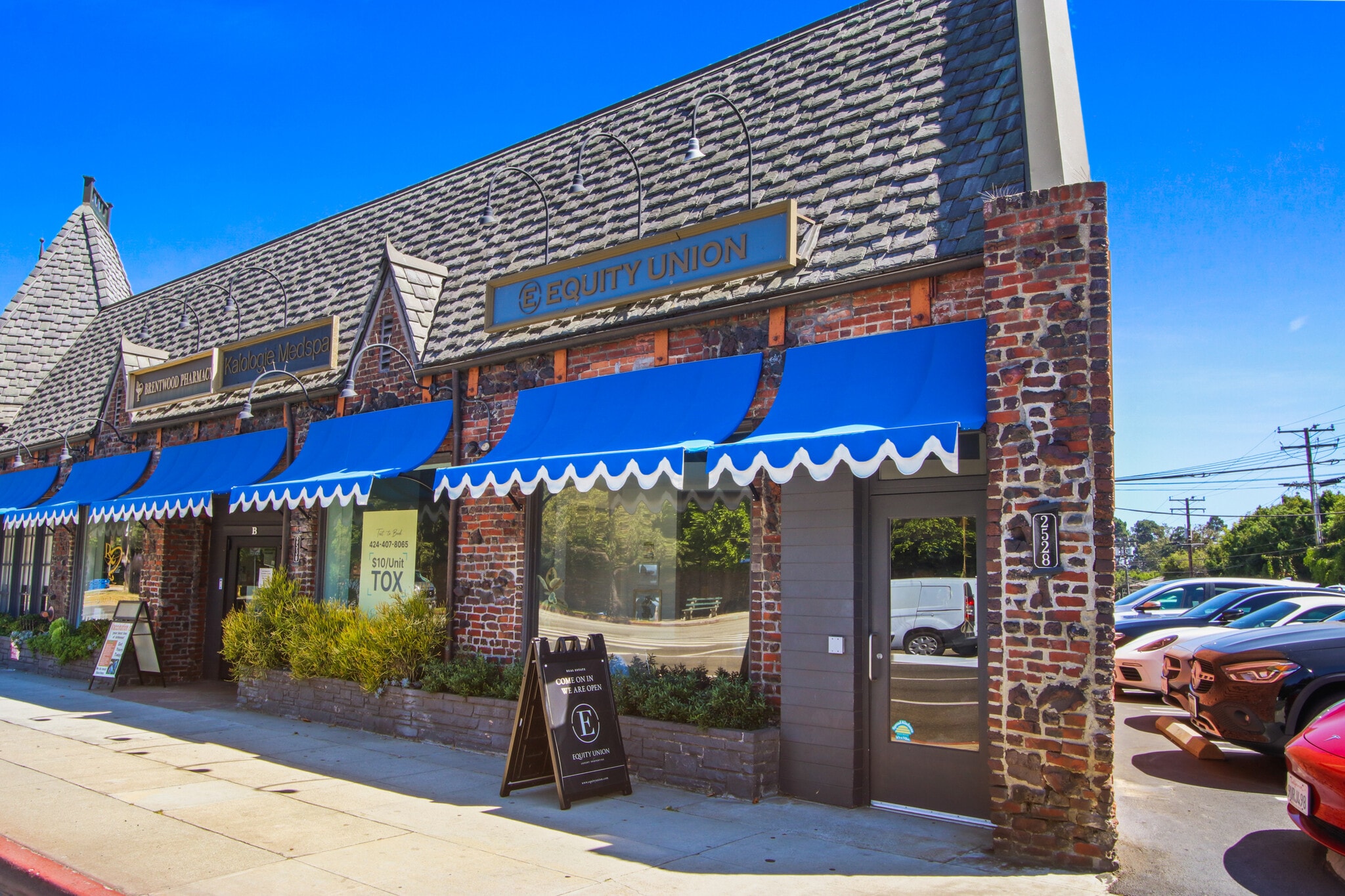 2528-2538 San Vicente Blvd, Santa Monica, CA to rent Interior Photo- Image 1 of 9