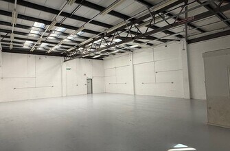 Kembrey Park, Swindon to rent Interior Photo- Image 1 of 3